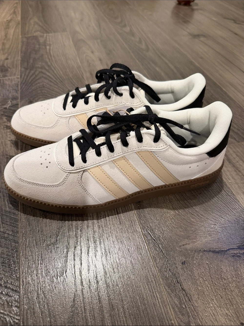 NWT adidas Breaknet Sneakers in White & Beige